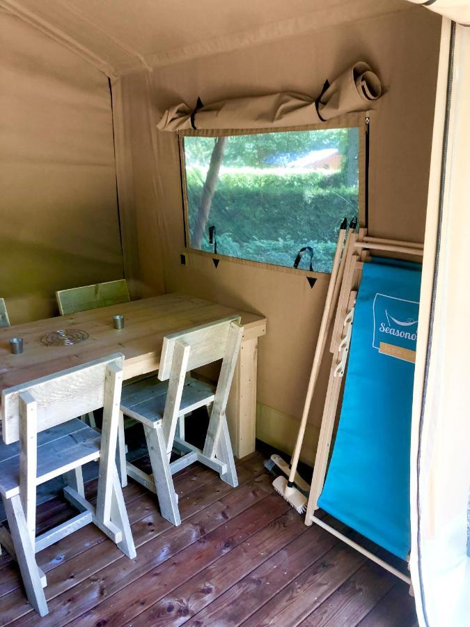 Camping Etang Des Bois Vieilles-Maisons-sur-Joudry Exteriör bild