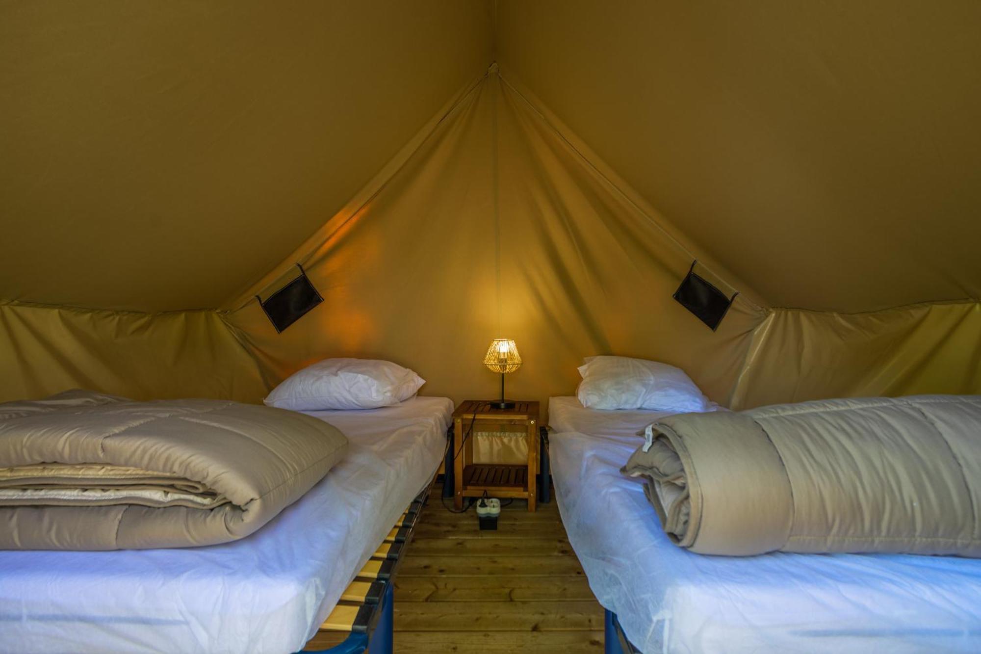 Camping Etang Des Bois Vieilles-Maisons-sur-Joudry Exteriör bild